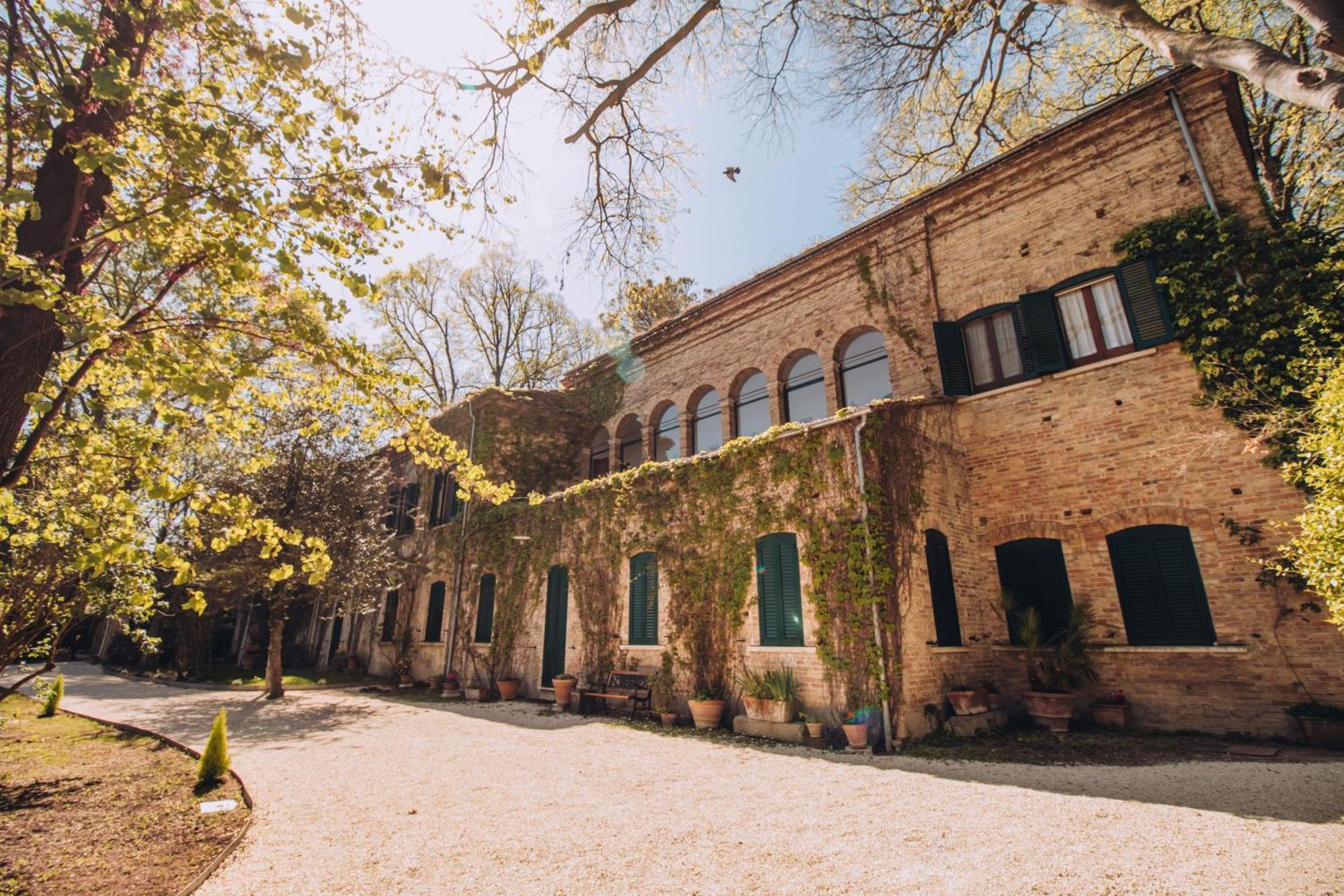 Hotel The Baron'S Estate Torre de' Passeri Exterior foto